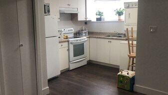 33188 Brundige Ave in Abbotsford, BC - Building Photo