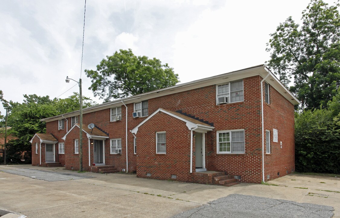 310 E Little Creek Rd in Norfolk, VA - Building Photo