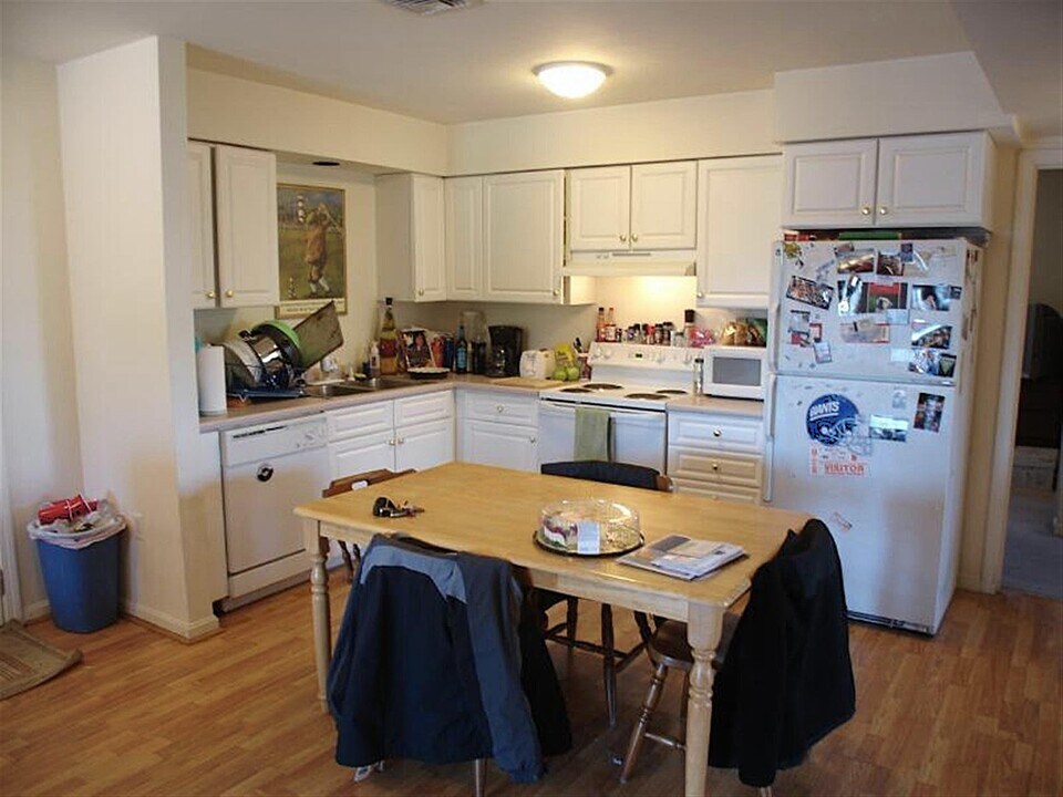 10 Kent Ct, Unit 1 in Somerville, MA - Foto de edificio