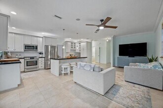 148 Scarborough Terrace in Wellington, FL - Building Photo - Building Photo