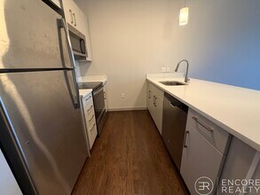 21 Harris St, Unit 45-507 in Brookline, MA - Foto de edificio - Building Photo