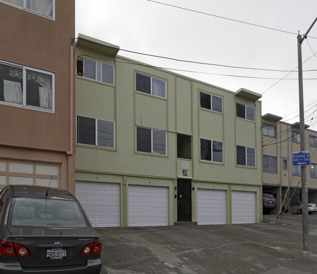 39 Chelsea Ct in Daly City, CA - Building Photo - Building Photo