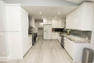 6297 NW 69th Way in Parkland, FL - Building Photo - Building Photo
