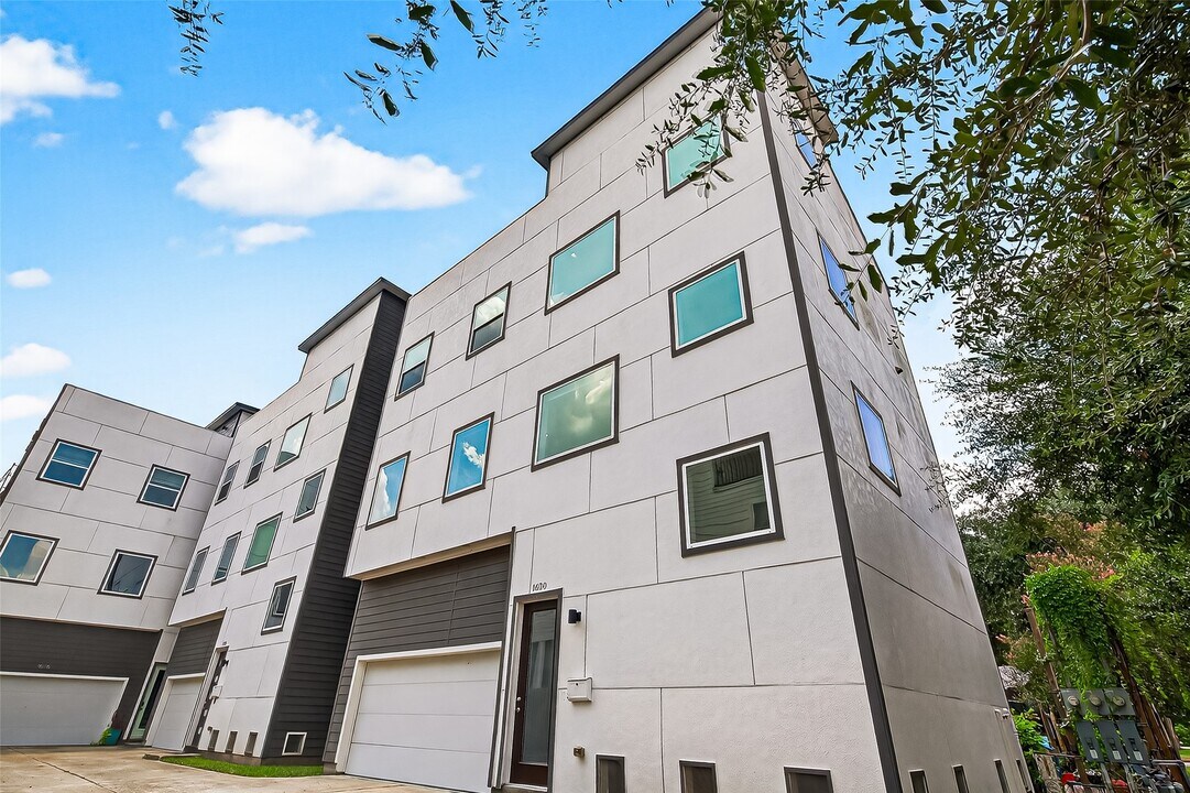 1630 W 24th St in Houston, TX - Building Photo