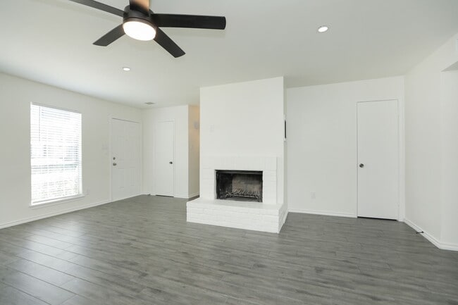 property at 5800 Lumberdale Rd