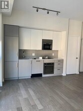 17 Dundonald St in Toronto, ON - Building Photo - Building Photo