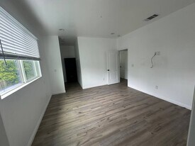 15122 Burbank Blvd in Van Nuys, CA - Building Photo