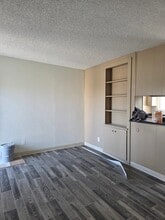 995 N Mollison Ave, Unit 28 in El Cajon, CA - Building Photo - Building Photo