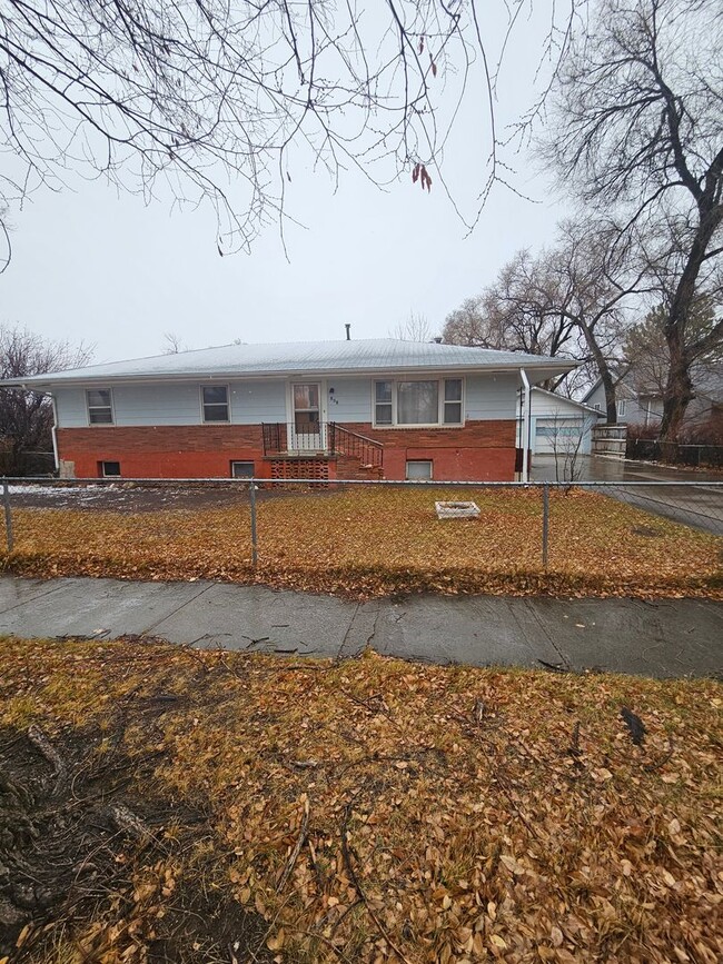 808 Holcomb Ave in Rapid City, SD - Building Photo - Building Photo