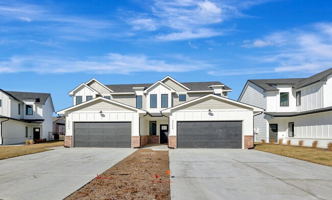 2265 N 159th Ct E in Wichita, KS - Foto de edificio - Building Photo