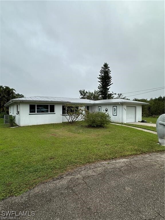 1292 Thompson St in North Fort Myers, FL - Building Photo - Building Photo