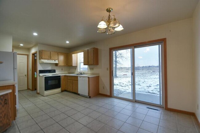 435 Steno Trail in Pulaski, WI - Building Photo - Building Photo