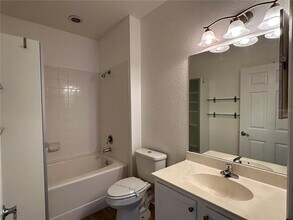 2370 Grand Central Pkwy in Orlando, FL - Building Photo - Building Photo