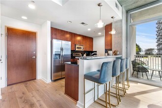 860 Peachtree St NE in Atlanta, GA - Building Photo - Building Photo