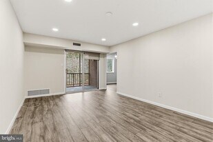 598 Belmont Ave in Southampton, PA - Building Photo