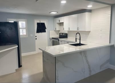 property at 1750 S Palmetto Ave