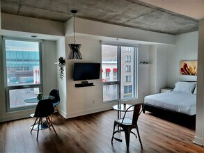 1659 Rue Saint-Christophe, Unit SI ID1318616P in Montréal, QC - Building Photo - Building Photo