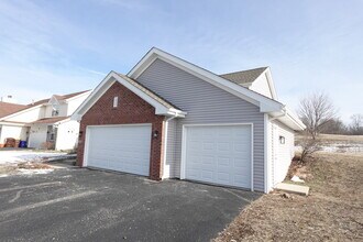 2140 Maxine Ln in Rockford, IL - Building Photo - Building Photo