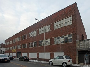 15 S 5th Ave in Mount Vernon, NY - Foto de edificio - Building Photo