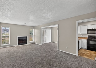 Three Fountains Apartments in Kansas City, MO - Foto de edificio - Building Photo