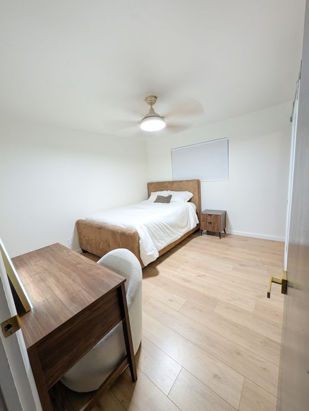 property at 1309 W 10th St