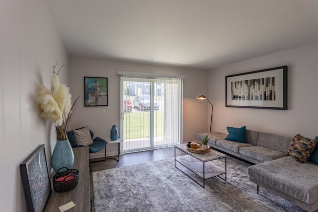 Meridian at Hermitage in Hermitage, TN - Building Photo - Interior Photo