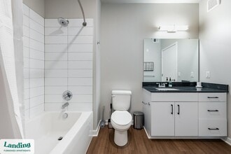 1600 NW 38th St, Unit A-332 in Kansas City, MO - Foto de edificio - Building Photo