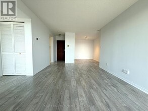 18 Hillcrest Ave in Toronto, ON - Building Photo - Building Photo