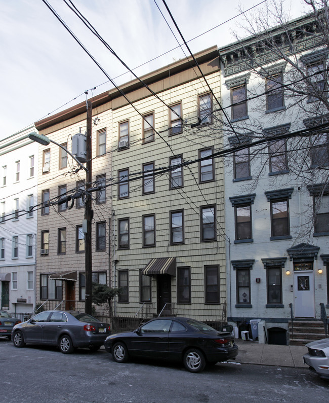 721 Adams St in Hoboken, NJ - Foto de edificio - Building Photo