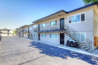 Oriental Garden Apartments in Modesto, CA - Building Photo - Building Photo