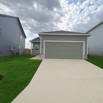 5479 Daphne Path in San Antonio, TX - Building Photo