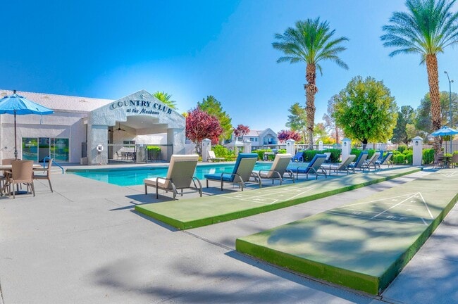 Country Club at The Meadows - 55+ Senior Apartments in Las Vegas, NV - Foto de edificio - Building Photo