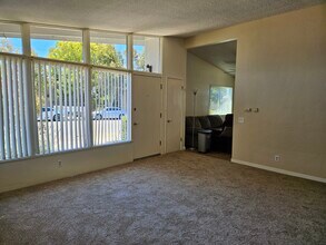 566 Westmont Ave in San Luis Obispo, CA - Building Photo - Building Photo