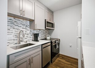 Kings Reserve Sterling 55+ Active Adult Apartment Homes in Sterling, VA - Building Photo - Building Photo