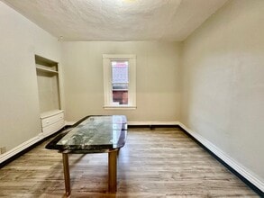 1017 Emporia St in Pittsburgh, PA - Foto de edificio - Building Photo