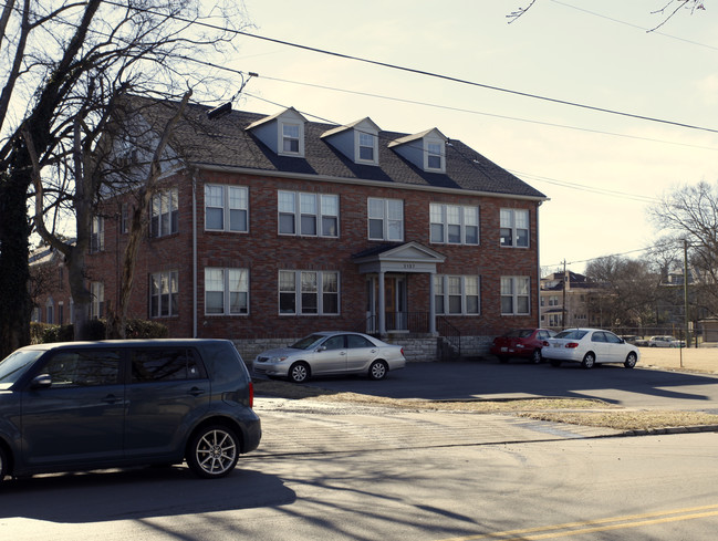 2137 Fairfax Ave in Nashville, TN - Foto de edificio - Building Photo