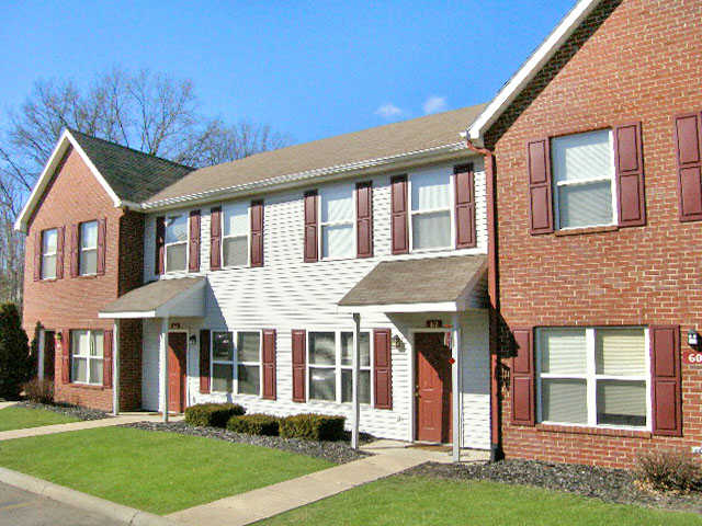 Willow Creek Apartments &amp; Townhomes photo'