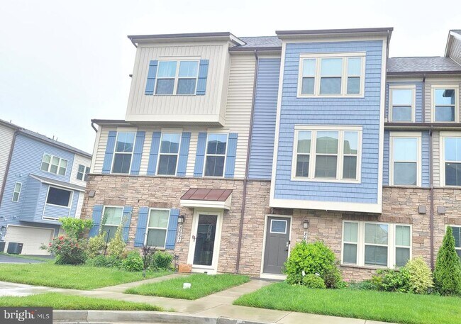 8667 Shady Pines Dr in Frederick, MD - Building Photo - Building Photo
