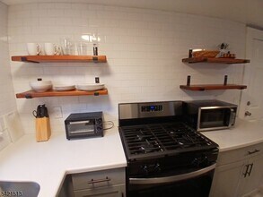 17 Thomas St in Bloomfield, NJ - Building Photo - Building Photo