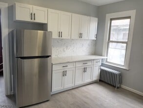 32 Vreeland Ave in Paterson, NJ - Building Photo - Building Photo