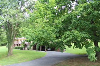 103 Terrace Ct in Johnson City, TN - Building Photo - Building Photo