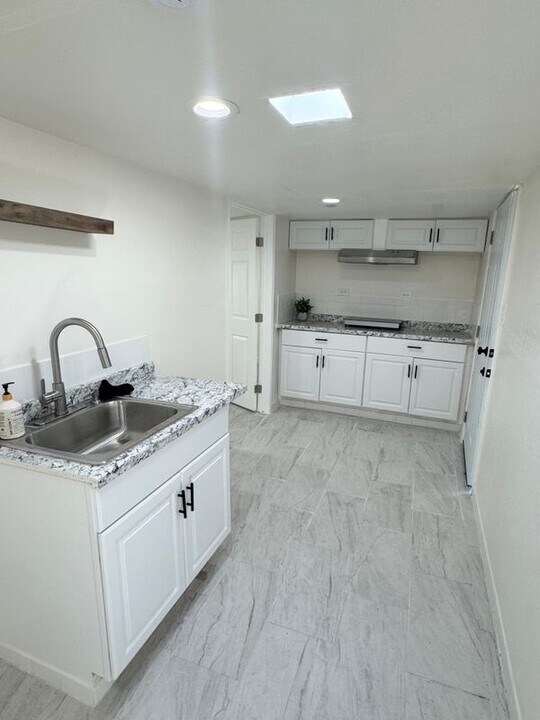 2624 Live Oak St in Huntington Park, CA - Building Photo