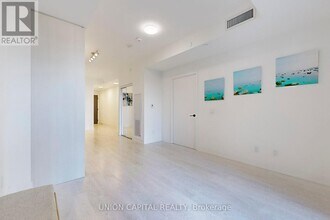 308 Jarvis St in Toronto, ON - Building Photo - Building Photo