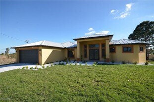 1242 Hathor St E in Lehigh Acres, FL - Building Photo