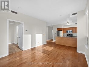 388 Prince of Wales Dr in Mississauga, ON - Building Photo - Building Photo