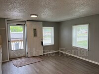 1114 E Myrtle St photo'