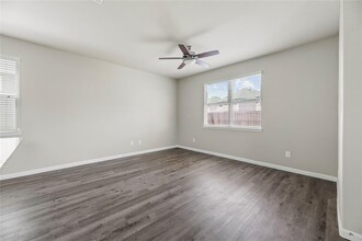 22211 Grand Majestic Dr in Houston, TX - Building Photo - Building Photo