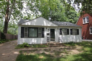 1630 Morningside Dr in Iowa City, IA - Building Photo