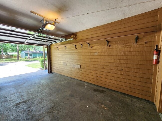 4711 NW 27th Terrace in Gainesville, FL - Foto de edificio - Building Photo