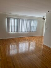 219 Esperanza Ave, Unit 1 in Long Beach, CA - Building Photo - Building Photo